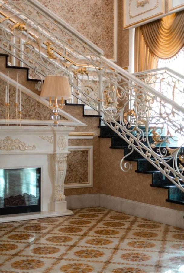 Hotel Grand Aristocrate Dubovtsy Exterior photo